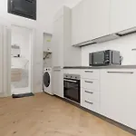 Guesthost - Brera Modern Apartmán