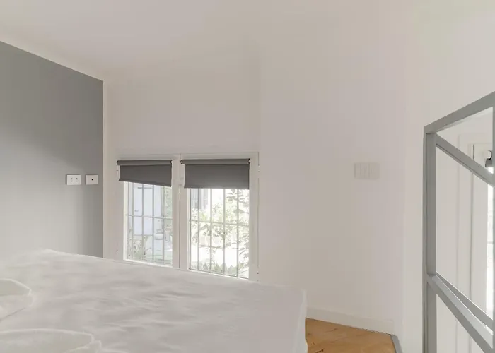 Guesthost - Brera Modern Milano